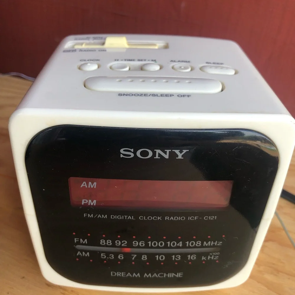 Sony White  and Black FM/AM Digital Clock Radio